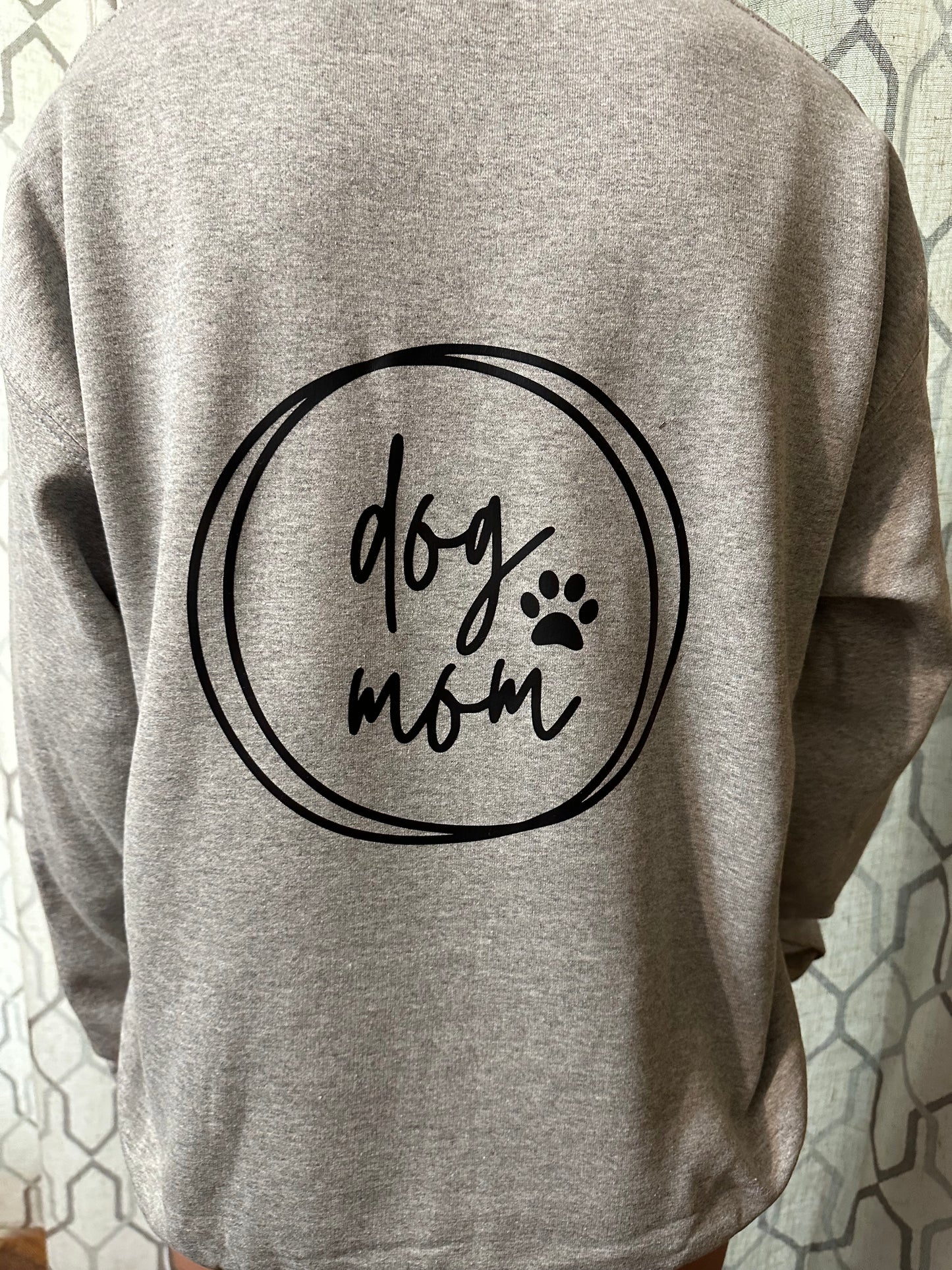 Dog Mom Crewneck🐾