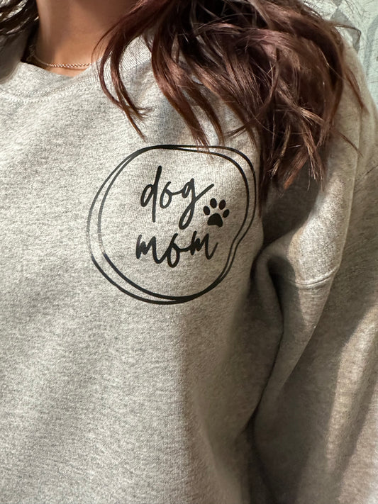 Dog Mom Crewneck🐾