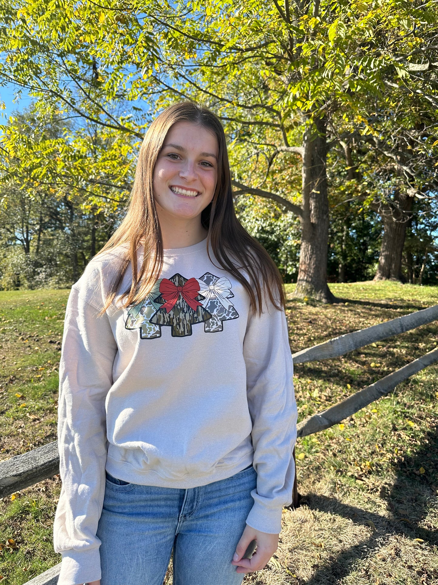 Camo Bow Trees Crewneck-Sand